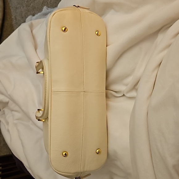 JOY & IMAN Ivory Pebbled SpIit Leather Large Clamshell Satchel Handbag - Picture 11 of 12